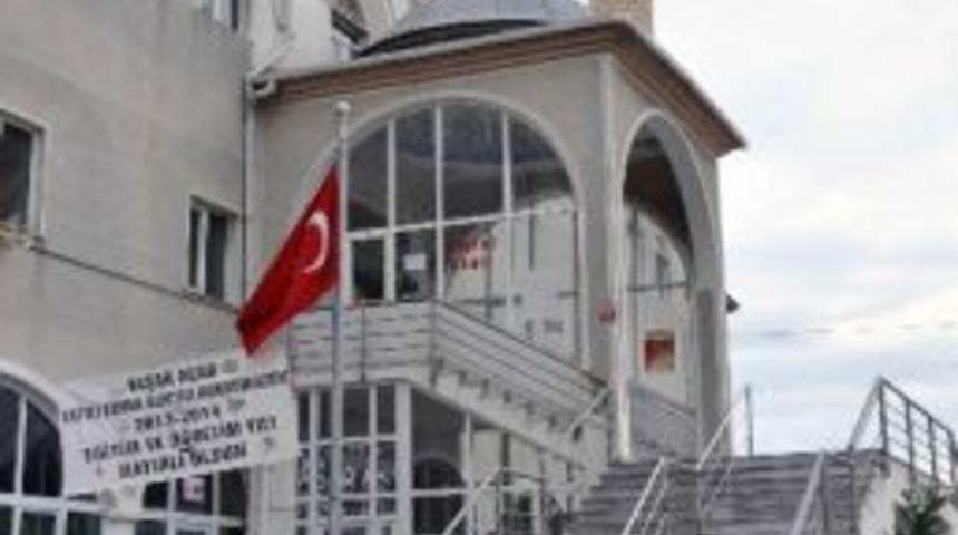 B&uuml;y&uuml;k&ccedil;ekmece&rsquo;de Camilerin &Ccedil;evresi Yenileniyor