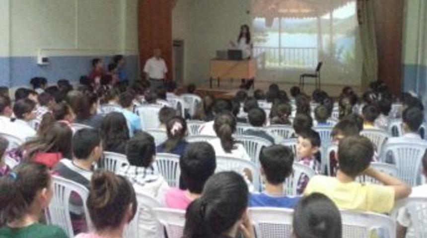 Emetli &Ouml;ğrenciler Avrupalılara T&uuml;rk D&uuml;ğ&uuml;nlerini Tanıtacak