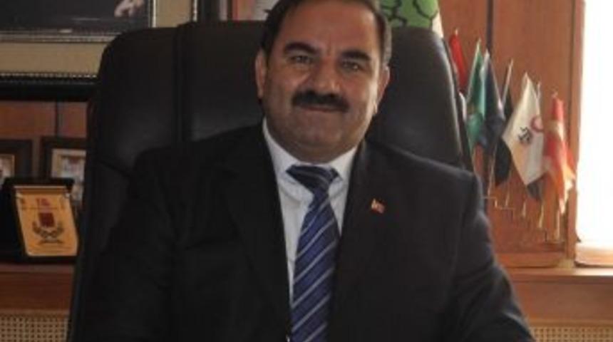 Aday Adaylığını A&ccedil;ıklayıp, Hacca Gidecek