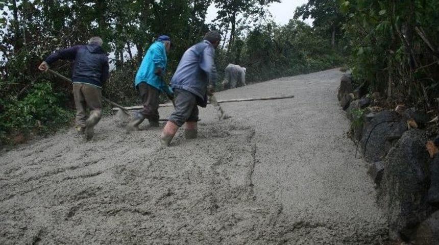 Belediye-vatandaş İşbirliği İle Beton Yol