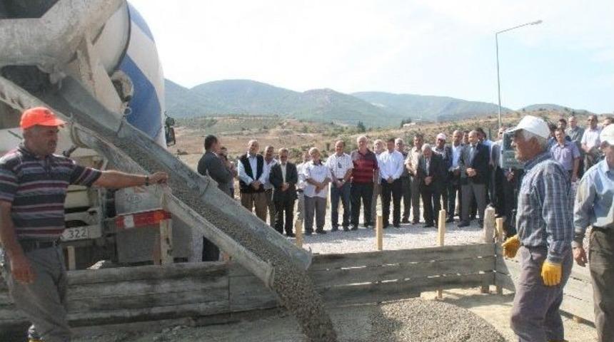 Toki Konutları B&ouml;lgesinde Cami Temel Atma T&ouml;reni