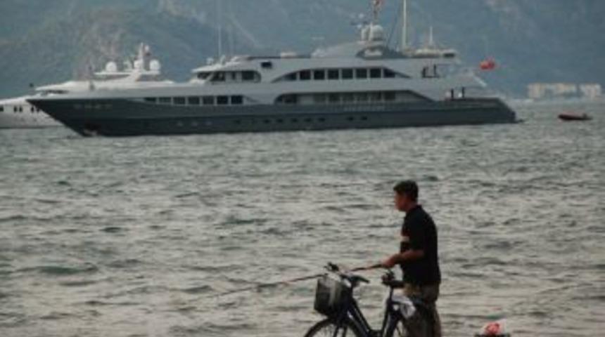 &Uuml;nal Aysal'ın Barbie'si Marmaris&rsquo;te