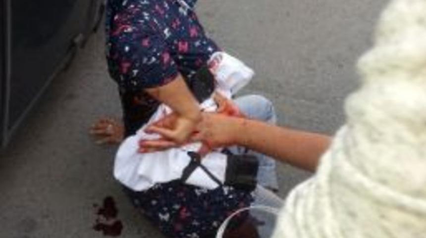 Gebze'de,  ayrı yaşadığı eşini yol ortasında bı&ccedil;akladı