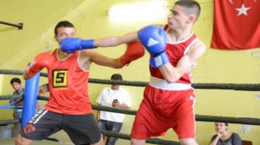 Boks Il Se&ccedil;meleri Yapıldı
