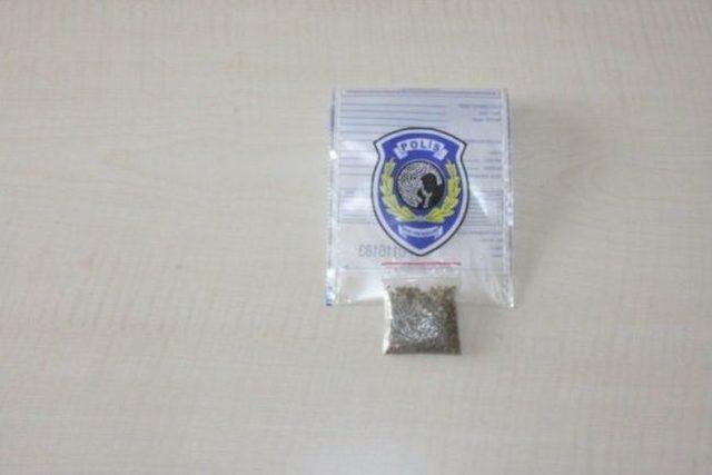 Bilecik Polisinden Ka&ccedil;ak Sigara Ve Narkotik Operasyonları 1