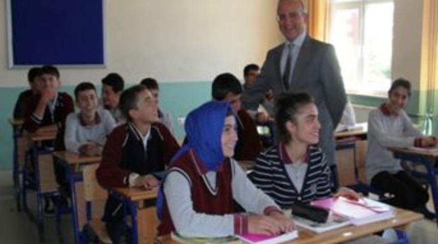 Vali Yurdakul&rsquo;dan Okul Ziyareti