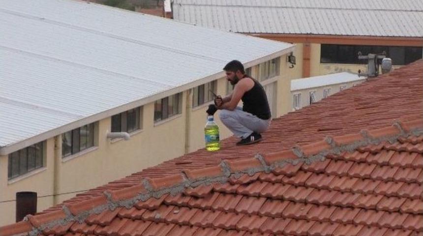 İş Yeri M&uuml;h&uuml;rlenince Kendini Yakmak İstedi