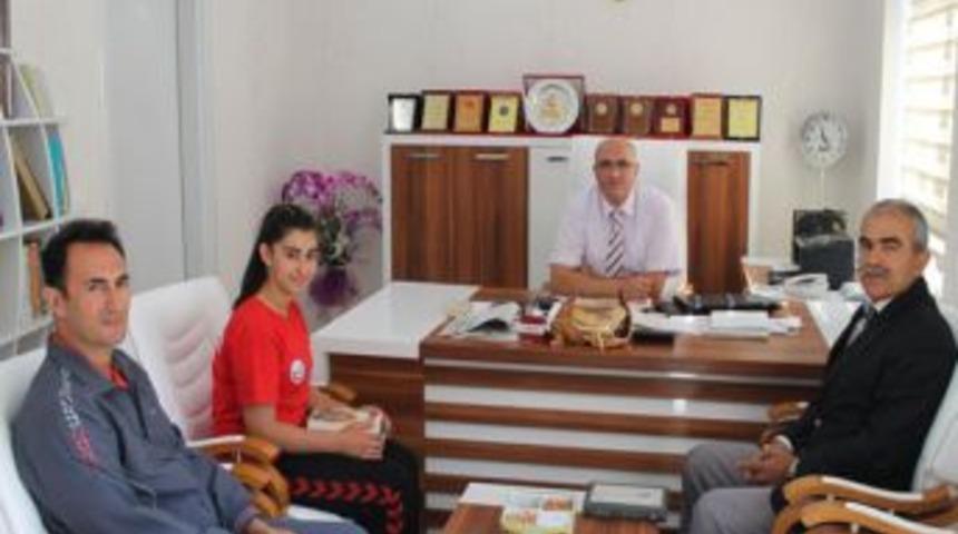 Turhal&rsquo;dan Merve Şener Hentbol Milli Takımına Se&ccedil;ildi