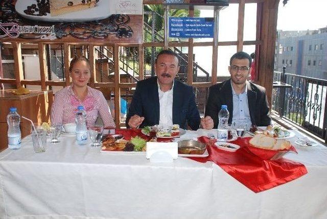 Başkan Doğan, Gen&ccedil;lerle Bir Arada 1