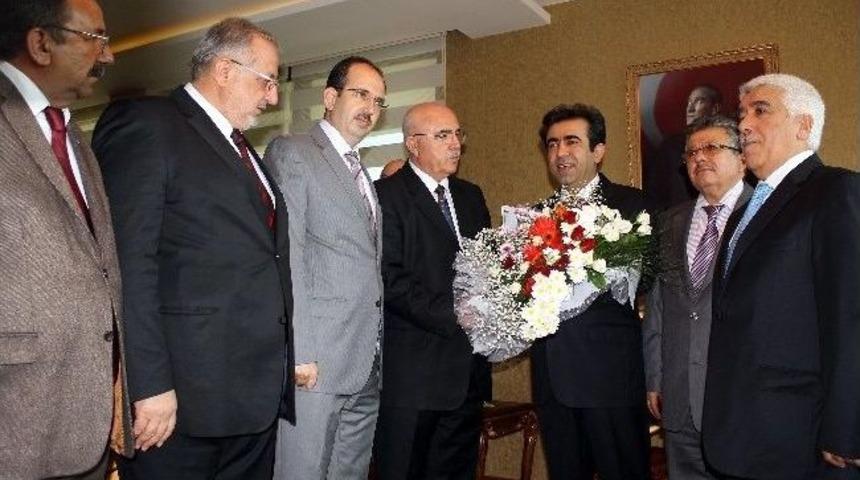 M&uuml;ft&uuml; Melek&rsquo;ten Vali G&uuml;zeloğlu&rsquo;na Ziyaret