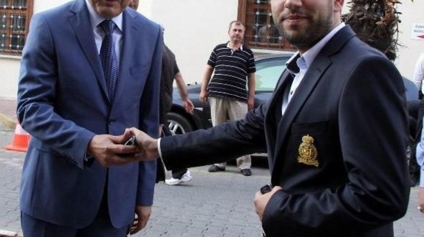 Edremit&rsquo;in &Ouml;rnek Hayırsever İş Adamı