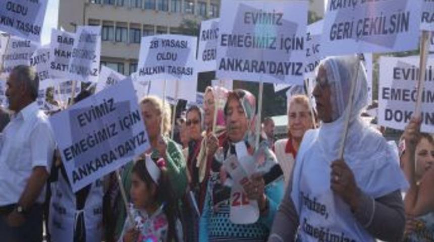 Meclis&rsquo;in Ilk G&uuml;n&uuml;nde 2B Protestosu