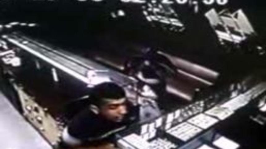 Cezaevinden 15 G&uuml;n &Ouml;nce &Ccedil;ıkan Saat Hırsızı 2 Saatte Yakalandı