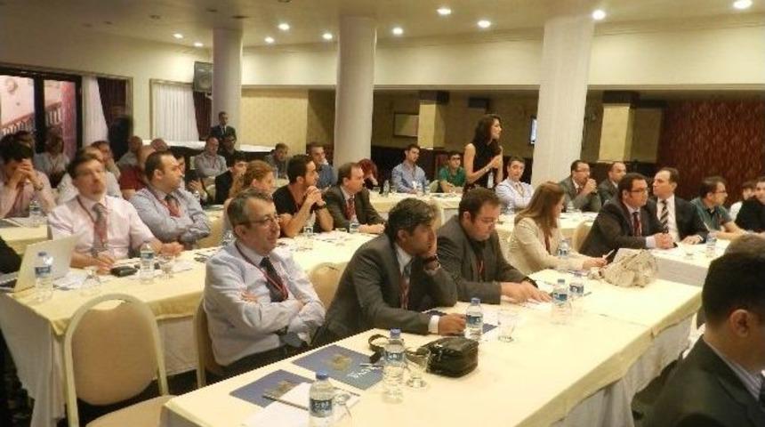 &Ccedil;om&uuml;&rsquo;de Akciğer Kanseri Sempozyumu D&uuml;zenlendi