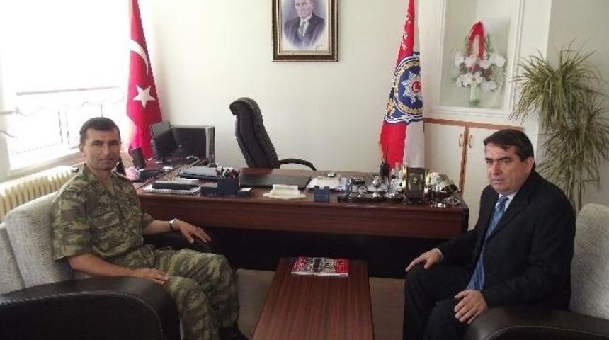 Garnizon Komutanı Eyy&uuml;p G&uuml;rler İl&ccedil;e Emniyet M&uuml;d&uuml;r&uuml; Beh&ccedil;et Alkan&rsquo;ı Ziyaret Etti