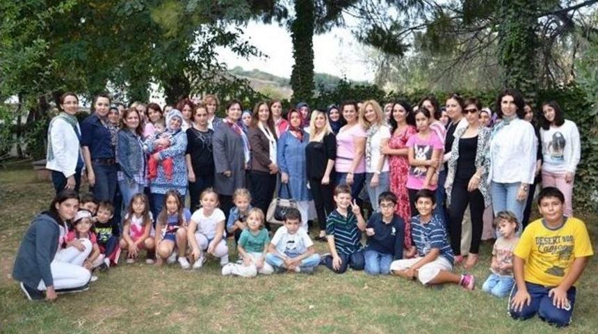 Polis Eşleri Yaza Veda Pikniğinde Bir Araya Geldi