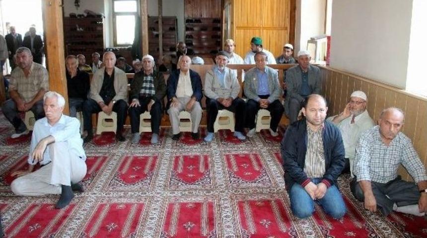 M&uuml;ft&uuml;: &ldquo;camilerde Oturma Grubu Oluştu&rdquo;