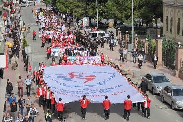 Samsun'da Amatör Sporcular Yürüdü