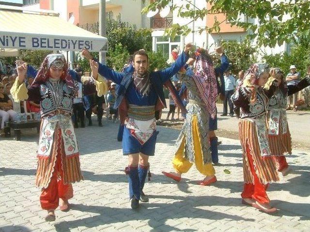 Burhaniye’de İki Yeni Park Açıldı