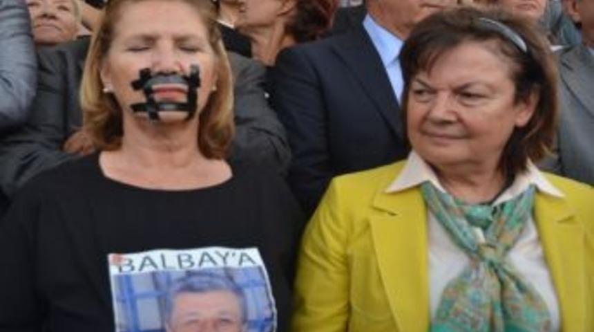 Meclis &Ouml;n&uuml;nde Balbay&rsquo;a &Ouml;zg&uuml;rl&uuml;k Eylemi