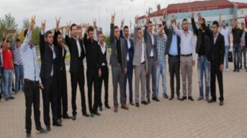 Ak&uuml; &Ouml;ğrencilerinden &Uuml;lk&uuml;c&uuml; Yemini