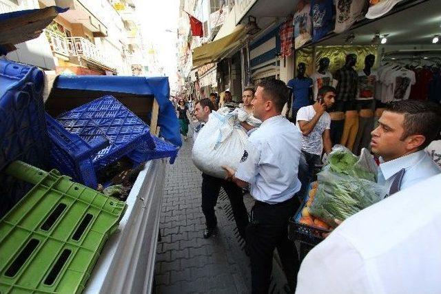 Karşıyaka'da Zabıtaya Saldıran Manavlara Hapis