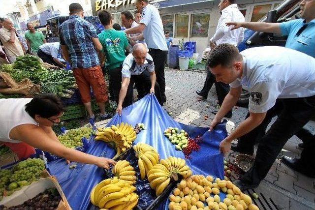 Karşıyaka'da Zabıtaya Saldıran Manavlara Hapis