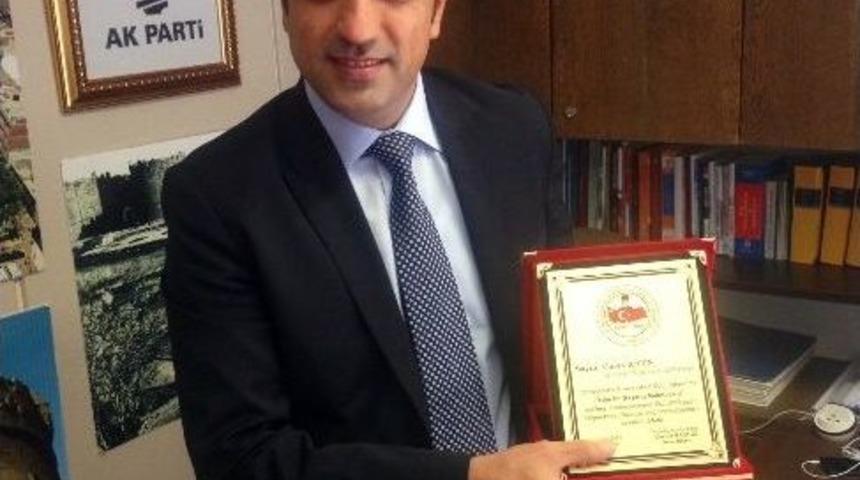Ak Parti Diyarbakır Milletvekili Cuma İ&ccedil;ten&rsquo;e &Ouml;d&uuml;l
