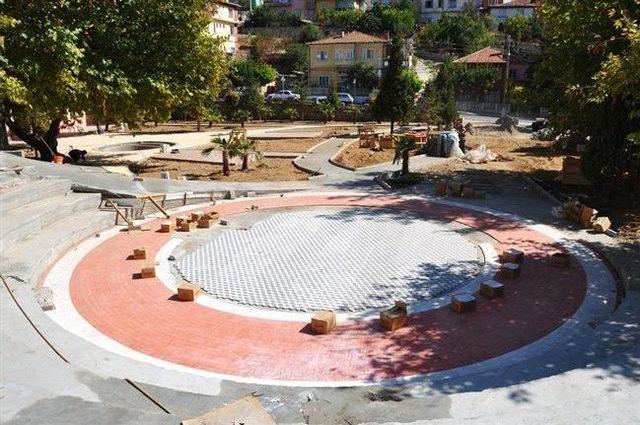 Demirci Halıkent Parkı Sil Baştan Yenileniyor 1