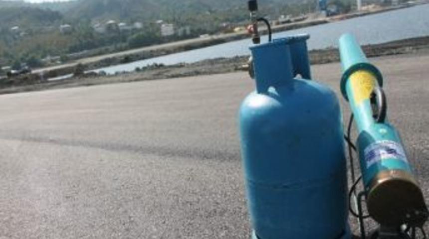 Havaalanının Pisti 'martı Savar' İle Korunuyor