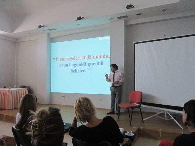 Sel&ccedil;uk&rsquo;ta Girişimci Adayları Derslere Başladı 1