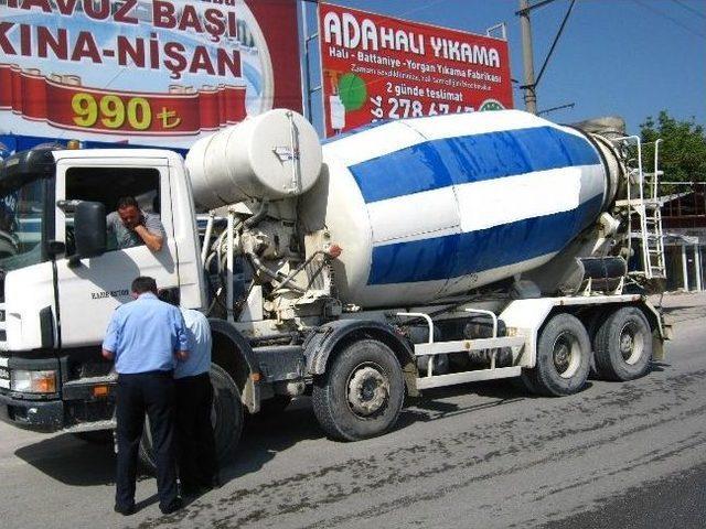 Beton Kamyonları Denetleniyor