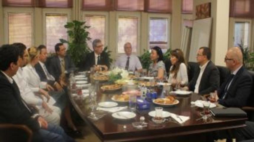 Kazak Doktorlar Tecr&uuml;belerini Arttırmak I&ccedil;in İzmir'de