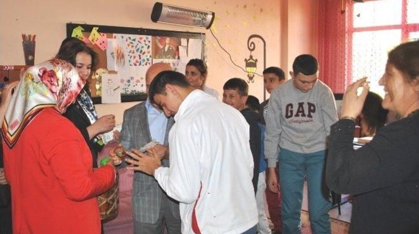 Ak Parti'den Rehabilitasyon Merkezi'ne Ziyaret