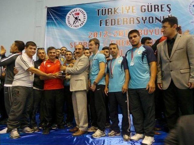 İznikspor G&uuml;reş Takımı 1. Lige Y&uuml;kseldi 2