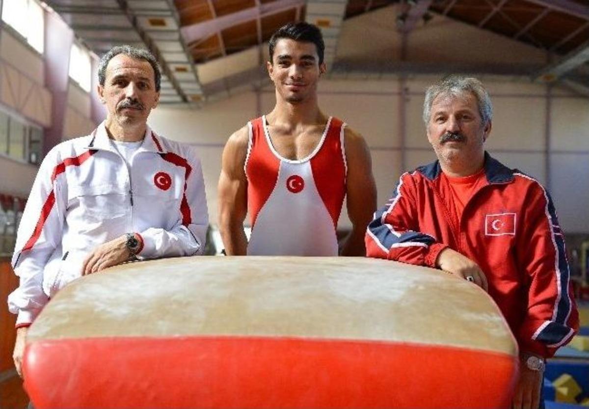 İzmirli S&uuml;permen:  Ferhat Arıcan!