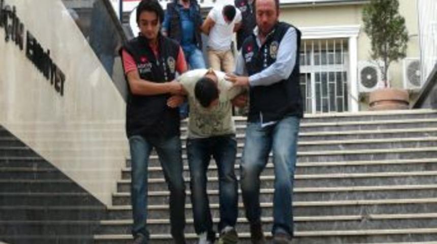 Sahibinin G&ouml;zleri &Ouml;n&uuml;nde 3 Kilo 750 Gram Altın &Ccedil;aldılar