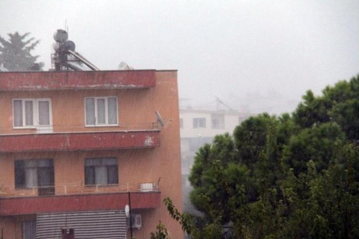 Didim&rsquo;de Yağış Hayatı Fel&ccedil; Etti