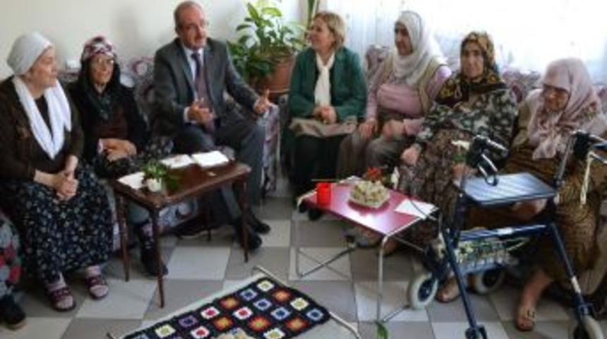 Valinin Huzurevindeki Pazarlığı Renkli G&ouml;r&uuml;nt&uuml;ler Oluşturdu