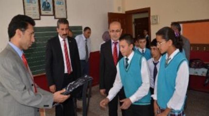 200 &Ouml;ğrenciye Yardım Yapıldı
