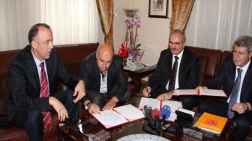 Hayırsever Iş Adamından Imam Hatip Ortaokulu I&ccedil;in 4 D&ouml;n&uuml;ml&uuml;k Arsa Bağışı