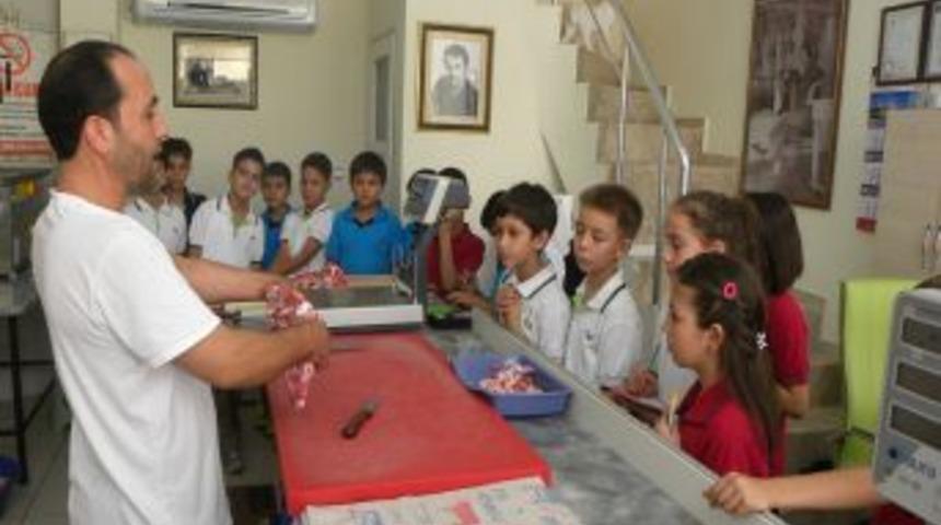 &Ouml;ğrencilere Kasapta Uygulamalı Fen Dersi