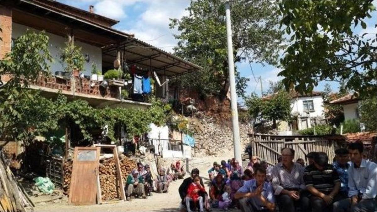 28 Şubatta Kapatılan Kur'an Kursunu Ak Parti Milletvekili A&ccedil;tı