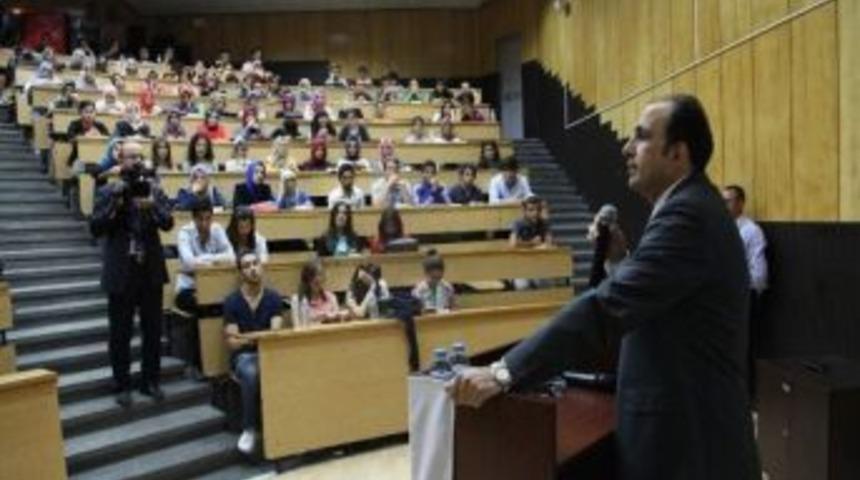 Başkan Altay&rsquo;dan &Uuml;niversite &Ouml;ğrencilerine Tavsiyeler