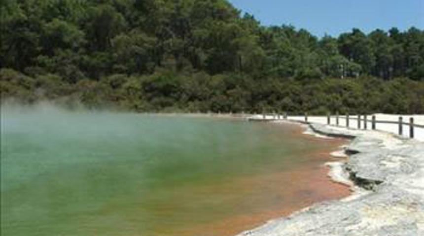 Kırmızı sıcak suların sırrı...