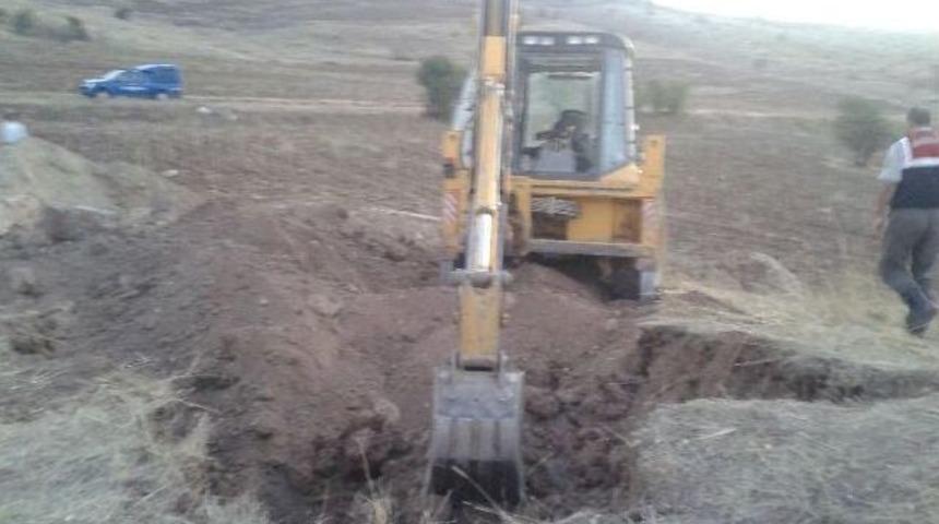 &Ccedil;orum'da Ka&ccedil;ak Kazı Yapanlara Su&ccedil;&uuml;st&uuml;