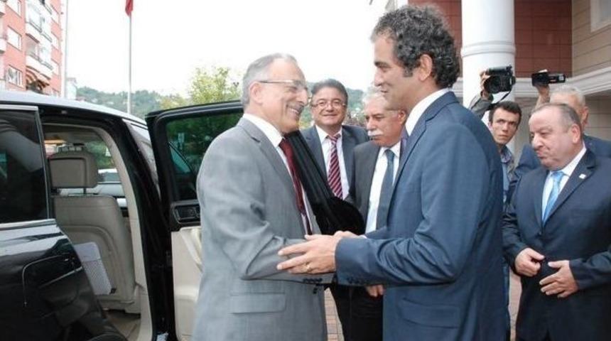 Murat Karayal&ccedil;ın&rsquo;dan Rekt&ouml;r &Ouml;zer&rsquo;e Ziyaret