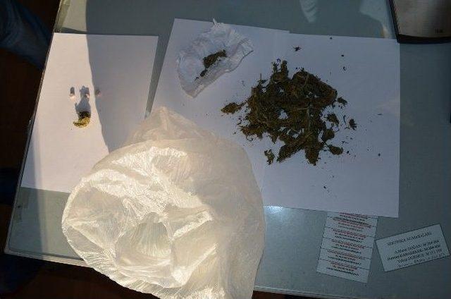 Yabancı Uyruklu İki Kişi Ka&ccedil;ak Kazı Yaparken Yakalandı 1