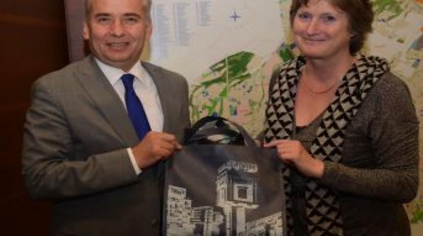 Almelo Belediye Başkanı Hermans'tan Zolan&rsquo;a Ziyaret