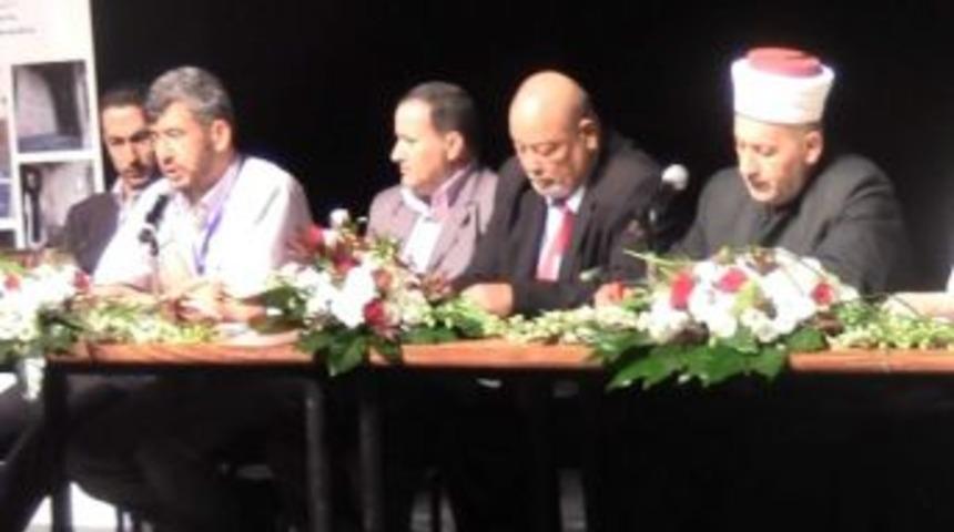 Ak&uuml; &Ouml;ğretim Elemanlarından Filistin &Ccedil;ıkarması